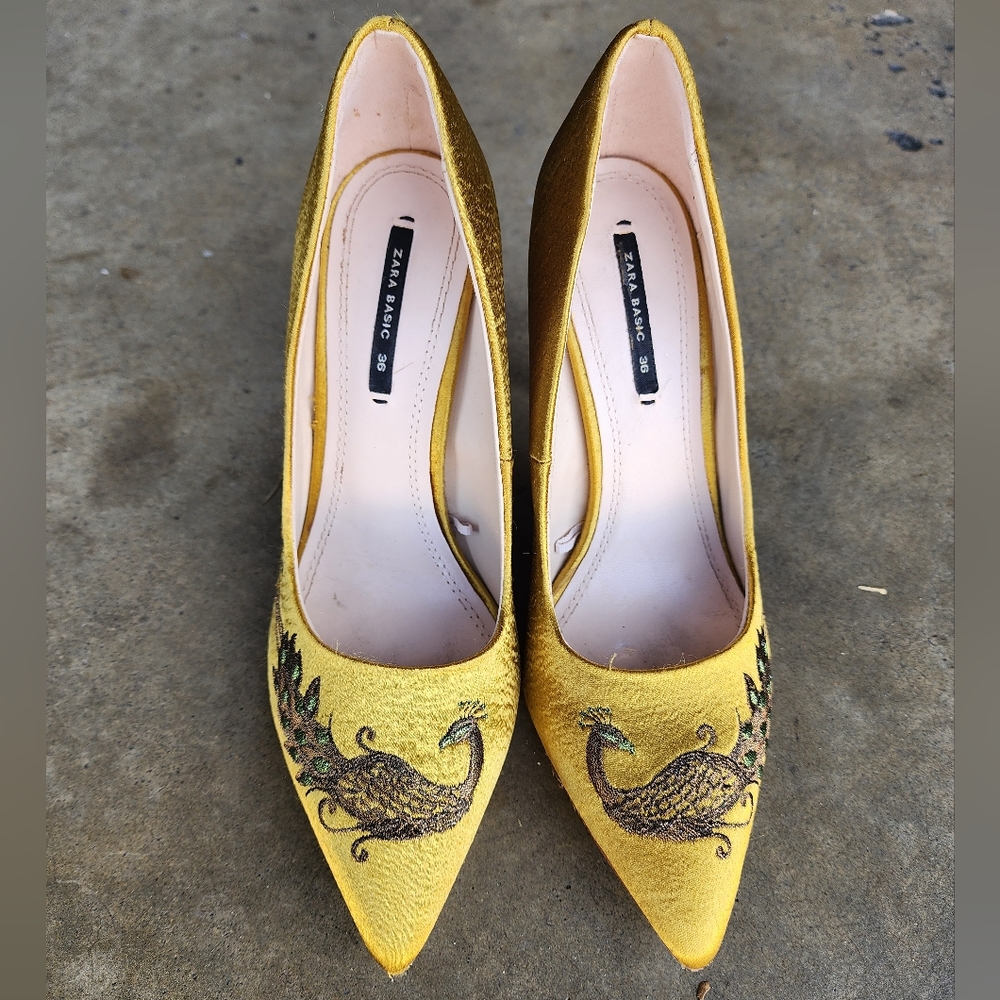 Rare Peacock Stitch Yellow Heels Zara size 36